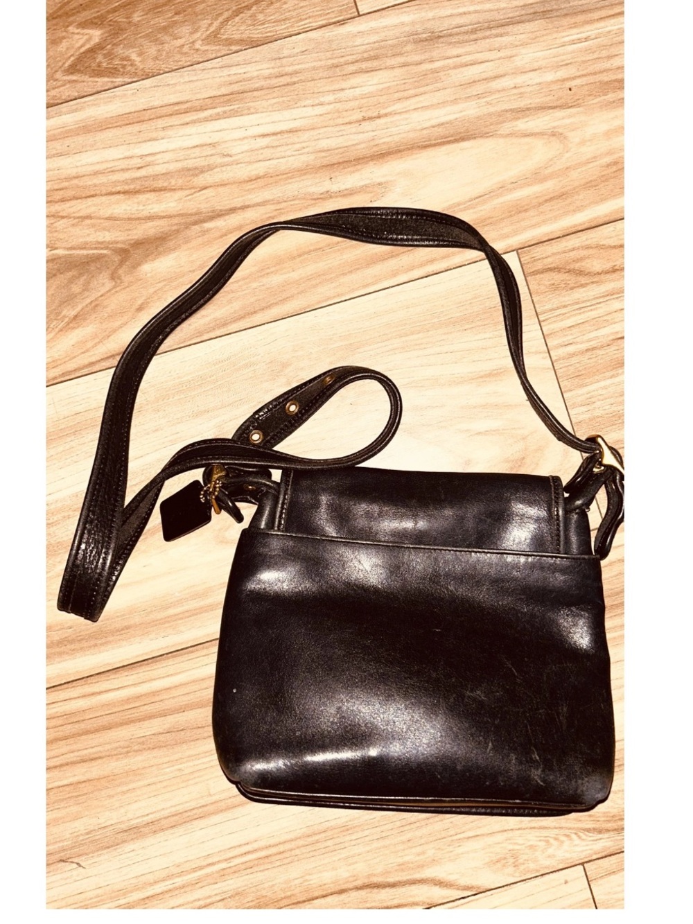 Classic Black Leather Crossbody Bag with Gold Turnlock vintage - Picture 5 of 5